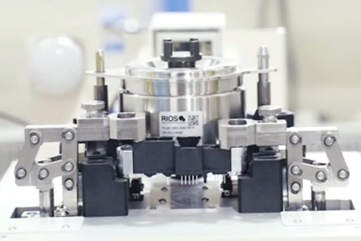 螺絲鎖付，涂膠，焊接，視覺及功能測試